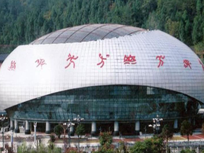合山体育中心球形网架加工安装